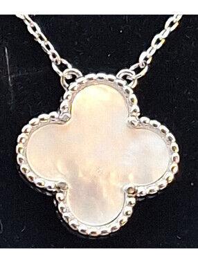 NIC & SYD 4 Leaf Clover Pendant Necklace Mother-of-Pearl Inlay 18 Inches